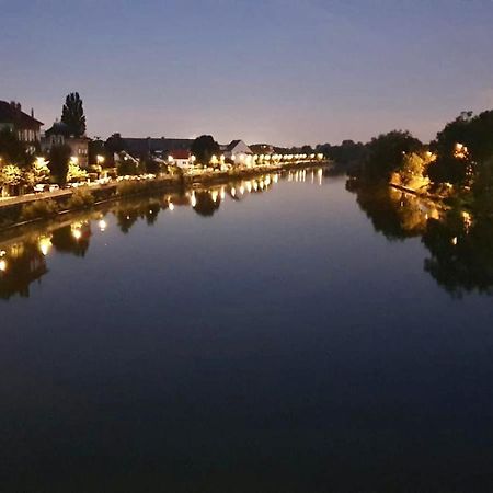 AP101 Disneyland a 15 min en voiture, Lagny au coeur de Centre ville, 30 min à Paris en voiture Extérieur photo