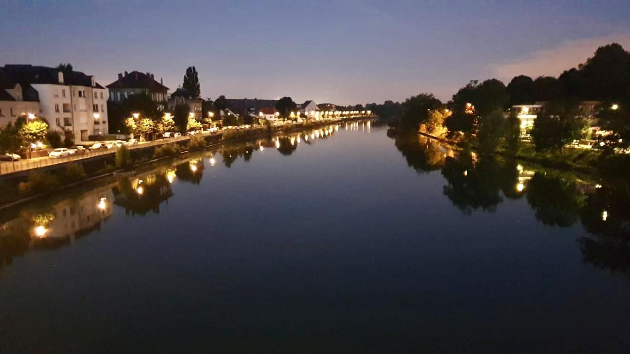 AP101 Disneyland a 15 min en voiture, Lagny au coeur de Centre ville, 30 min à Paris en voiture Extérieur photo